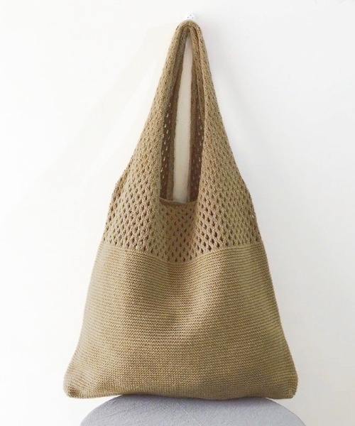 DIAVEL（ディアベル）の「透かし編みワンショルダーバッグ（ショルダーバッグ・レディース・ブラック/ベージュ/ブラウン/グリーン/パープル系1/ダークブラウン/サックスブルー/イエロー・F）」の11枚目の写真