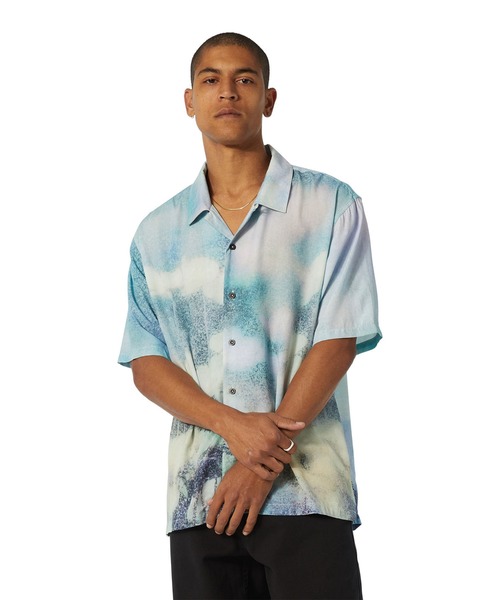 【HUF ハフ RESORT SHIRT リゾートシャツ タグ付き新品サイズＬ】 HUF（ハフ）の「FLORAL HAZE RESORT SHIRT / HUF リゾートシャツ