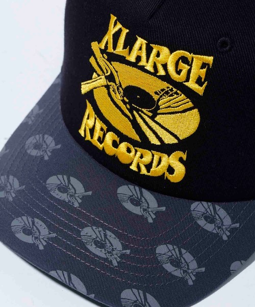 XLARGE(エクストララージ)の「BREAK THE RECORDS CAP(キャップ・メンズ・ホワイト/ブラック・ONE SIZE)」の3枚目の写真