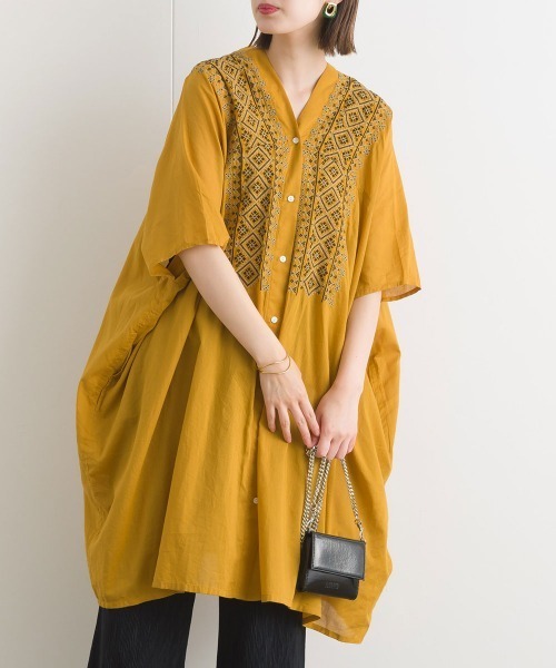 terrace（テラス）の「刺繍モモンガシャツワンピ（ワンピース・レディース・オレンジ/マスタード/チャコール/オフホワイト・MEDIUM）」の4枚目の写真