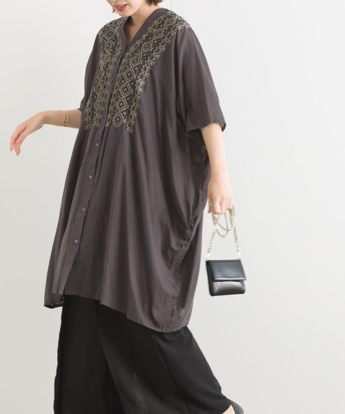 terrace（テラス）の「刺繍モモンガシャツワンピ（ワンピース・レディース・オレンジ/マスタード/チャコール/オフホワイト・MEDIUM）」の7枚目の写真