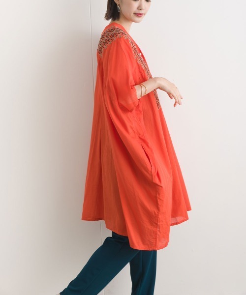 terrace（テラス）の「刺繍モモンガシャツワンピ（ワンピース・レディース・オレンジ/マスタード/チャコール/オフホワイト・MEDIUM）」の13枚目の写真