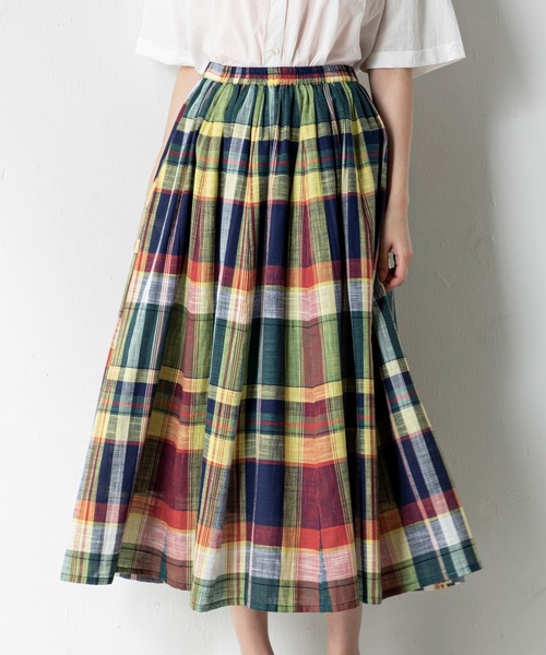 MILLION CARATS（ミリオンカラッツ）の「綿100％！マルチカラーのチェック柄が目を惹くフレアスカート（スカート・レディース・グリーン/ネイビー・FREE）」の2枚目の写真