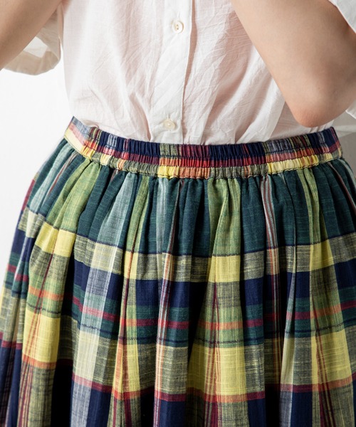 MILLION CARATS（ミリオンカラッツ）の「綿100％！マルチカラーのチェック柄が目を惹くフレアスカート（スカート・レディース・グリーン/ネイビー・FREE）」の18枚目の写真