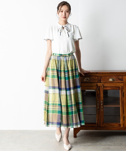 MILLION CARATS（ミリオンカラッツ）の「綿100％！マルチカラーのチェック柄が目を惹くフレアスカート（スカート・レディース・グリーン/ネイビー・FREE）」の6枚目の写真