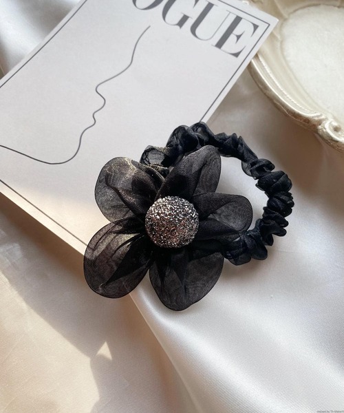 未使用 ✨️ アッカ ヘアゴム 本革 レザー 人気ブルー ビジュー フラワー フォーマル対応]フラワーモチーフヘアゴム（ヘッドアクセサリー