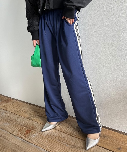 Kotoe(コトエ)の「【再入荷ナシ】 トラックパンツ ラインパンツ レディース メンズ(その他パンツ・レディース・ブラック/ネイビー・M/L)」の5枚目の写真