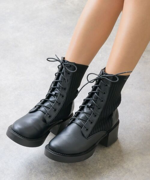 ems excite(エムズエキサイト)の「レースアップニットブーツ(ブーツ・レディース・ブラック/ライトベージュ・MEDIUM/LARGE)」の2枚目の写真