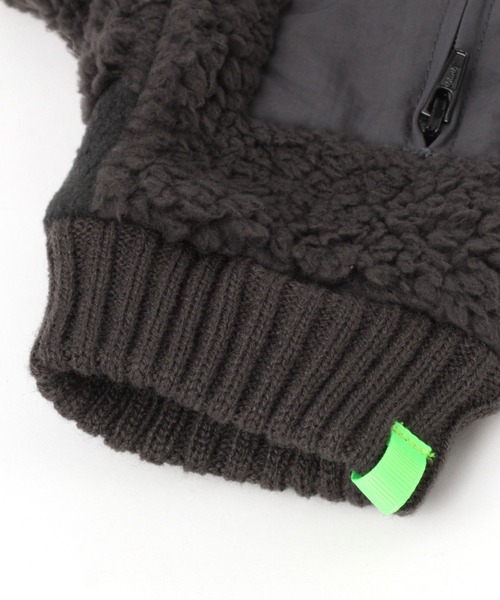 niko and（ニコアンド）の「オリジナルポケット付きボアハンド