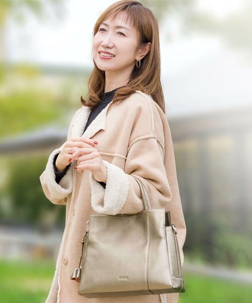 BARCOS(バルコス)の「【BARCOS/バルコス】チャーム付き2wayレザーハンドバッグ<ルル>(ハンドバッグ・レディース・ライトブルー/カーキ/グレー系その他/ボルドー/ゴールド系その他/ピンク/ネイビー/ブラック/シルバー/ブラウン系その他・ONE SIZE)」の19枚目の写真