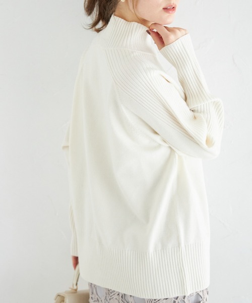 tocco closet(トッコ クローゼット)の「【ZOZO限定】タートルニット(ニット/セーター・レディース・ライトグレー/ブラック/オフホワイト/ベージュ/ブルー・M)」の6枚目の写真