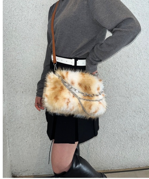 nemne store(ネンネストア)の「【Ne/Flim】3wayファーミニボストンチェーンバッグ(ボストンバッグ・レディース・シルバー/ゴールド・フリー)」の12枚目の写真