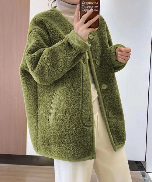 aimoha（アイモハ）の「カラーボアノーカラージャケット（ブルゾン・レディース・オフホワイト/パープル・LARGE/MEDIUM/X-LARGE）」の5枚目の写真