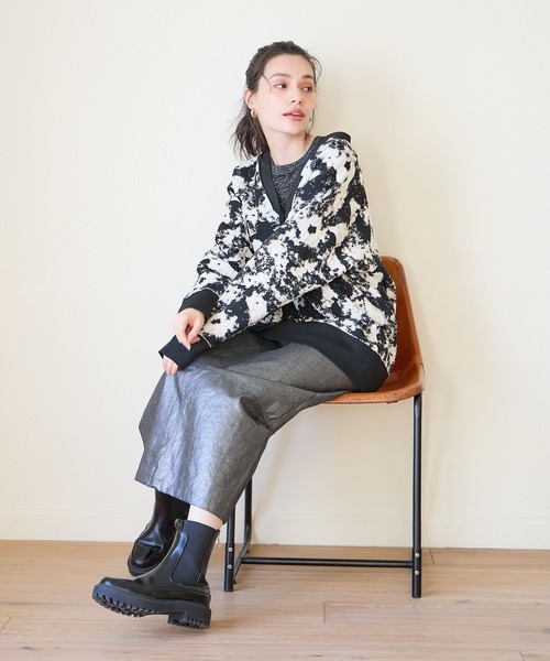 BAYFLOW（ベイフロー）の「フラワージャガードニットカーディガン（カーディガン/ボレロ・レディース・ブラック系/ベージュ系/ブルー系/イエロー系・SMALL/MEDIUM）」の5枚目の写真