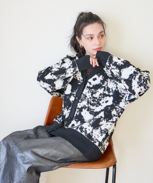 BAYFLOW（ベイフロー）の「フラワージャガードニットカーディガン（カーディガン/ボレロ・レディース・ブラック系/ベージュ系/ブルー系/イエロー系・SMALL/MEDIUM）」の7枚目の写真