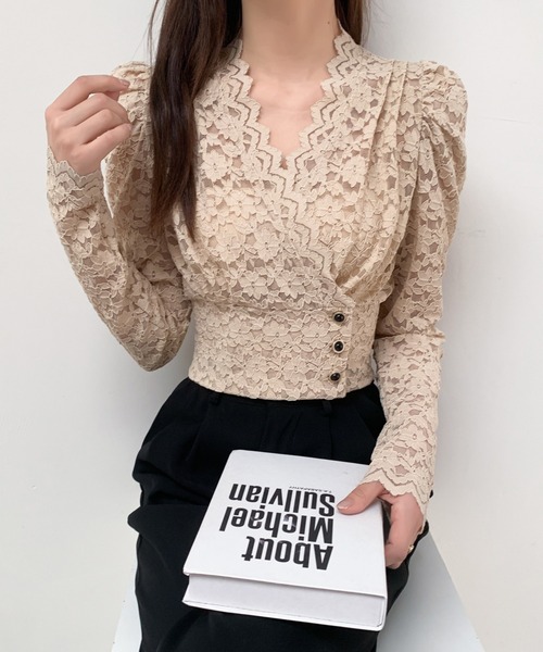 Diosfront(ディオスフロント)の「ショート丈カシュクールレースブラウス(シャツ/ブラウス・レディース・ベージュ/ブラック・FREE)」の2枚目の写真