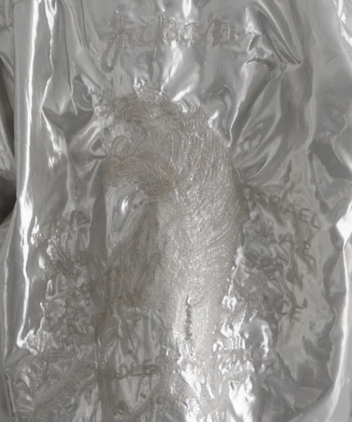 doublet（ダブレット）の「doublet SILVER EMBROIDERY OVERSIZED SHIRT（シャツ/ブラウス・メンズ・シルバー・SMALL）」の6枚目の写真