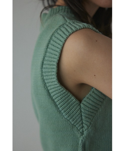 BLACK BY MOUSSY(ブラックバイマウジー)の「front button vest(フロントボタンベスト)(ベスト・レディース・ライトグリーン/オフホワイト/チャコールグレー・FREE)」の17枚目の写真