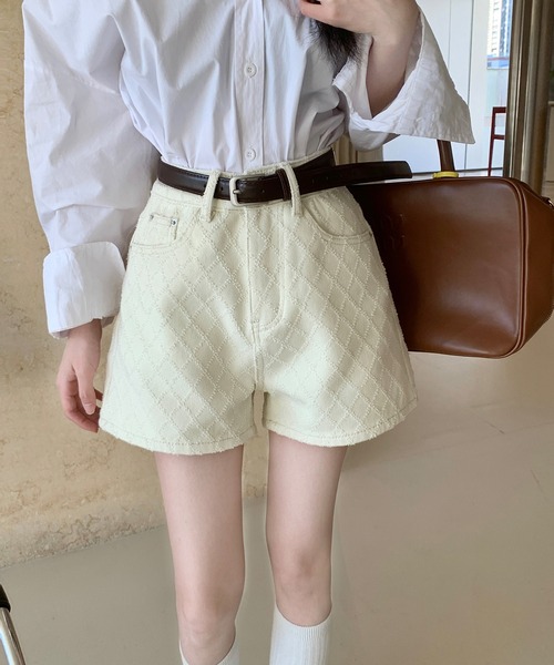 aimoha（アイモハ）の「デニムジャカードショートパンツ（デニムパンツ・レディース・オフホワイト・SMALL/MEDIUM/LARGE）」の6枚目の写真