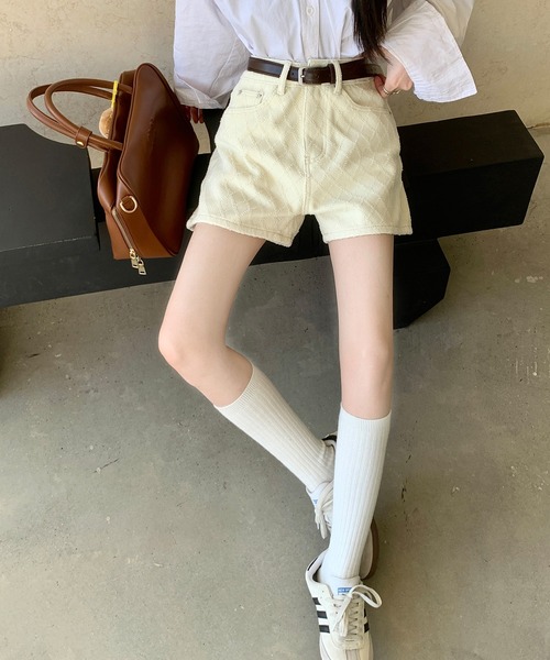 aimoha（アイモハ）の「デニムジャカードショートパンツ（デニムパンツ・レディース・オフホワイト・SMALL/MEDIUM/LARGE）」の7枚目の写真