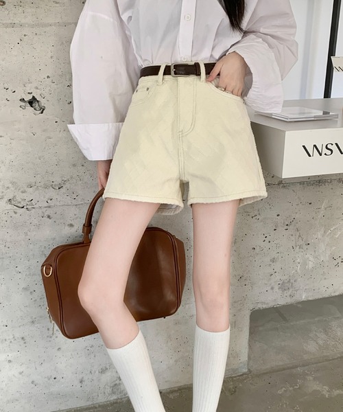 aimoha（アイモハ）の「デニムジャカードショートパンツ（デニムパンツ・レディース・オフホワイト・SMALL/MEDIUM/LARGE）」の14枚目の写真