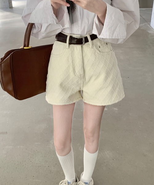 aimoha（アイモハ）の「デニムジャカードショートパンツ（デニムパンツ・レディース・オフホワイト・SMALL/MEDIUM/LARGE）」の16枚目の写真
