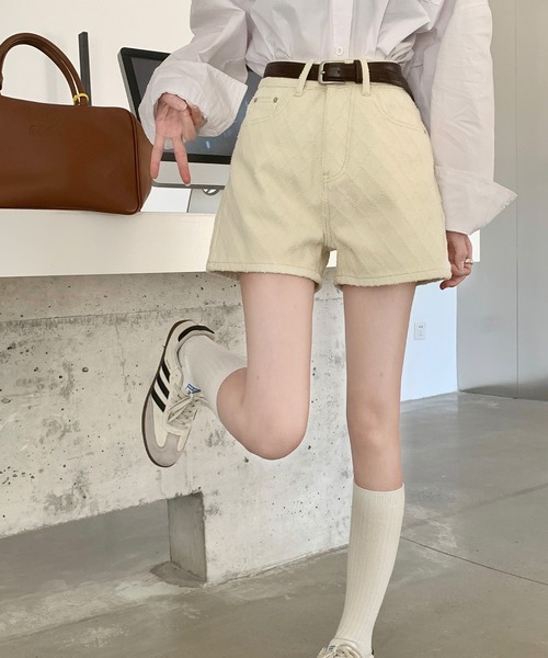 aimoha（アイモハ）の「デニムジャカードショートパンツ（デニムパンツ・レディース・オフホワイト・SMALL/MEDIUM/LARGE）」の17枚目の写真