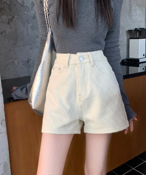 aimoha（アイモハ）の「デニムジャカードショートパンツ（デニムパンツ・レディース・オフホワイト・SMALL/MEDIUM/LARGE）」の20枚目の写真