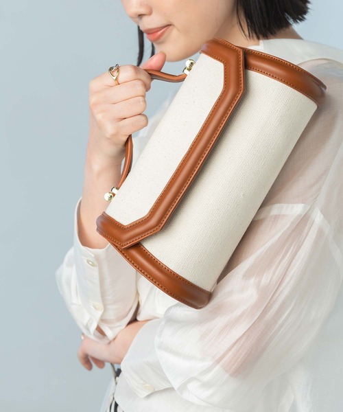 Gready Brilliant（グレディブリリアン）の「キャンバスロールバッグ（ハンドバッグ・レディース・ブラック/キャメル・FREE）」の2枚目の写真