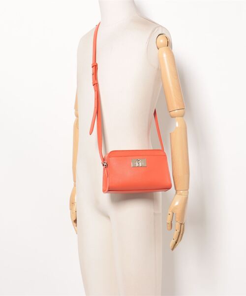 FURLA* フルラ 1927 MINI C.CA ロゴ レザー ボディバッグ 送関込 FURLA フルラ 1927 MINI TOP HANDLE ハンドバッグ ショルダー