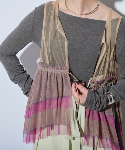 Ezick ANNONIM（エジックアノニム）の「Back band チュールギャザードロストベスト（ベスト・レディース・ブラック/ベージュ系その他/ブラック×ブルー・FREE）」の14枚目の写真