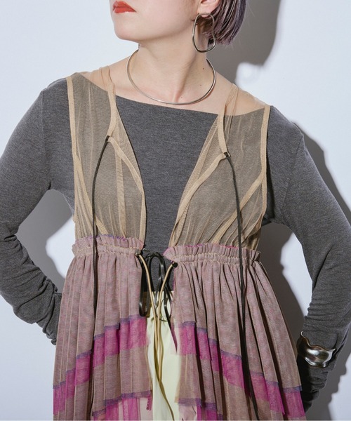 Ezick ANNONIM（エジックアノニム）の「Back band チュールギャザードロストベスト（ベスト・レディース・ブラック/ベージュ系その他/ブラック×ブルー・FREE）」の12枚目の写真