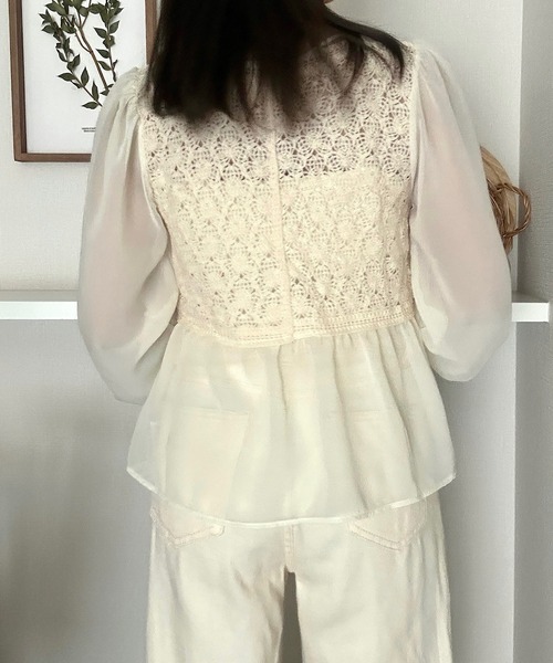 Cham.（チャム）の「花柄切り替えシアートップス（シャツ/ブラウス・レディース・ブルー/ベージュ/ピンク/レッド/イエロー/オフホワイト・F）」の22枚目の写真