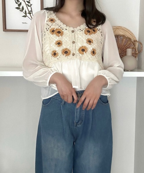 Cham.（チャム）の「花柄切り替えシアートップス（シャツ/ブラウス・レディース・ブルー/ベージュ/ピンク/レッド/イエロー/オフホワイト・F）」の8枚目の写真