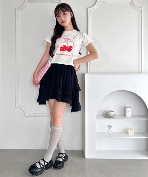 Loueme(ルエム)の「チェリーリボンミニTシャツ(Tシャツ/カットソー・レディース・ブラック/レッド・FREE)」の5枚目の写真