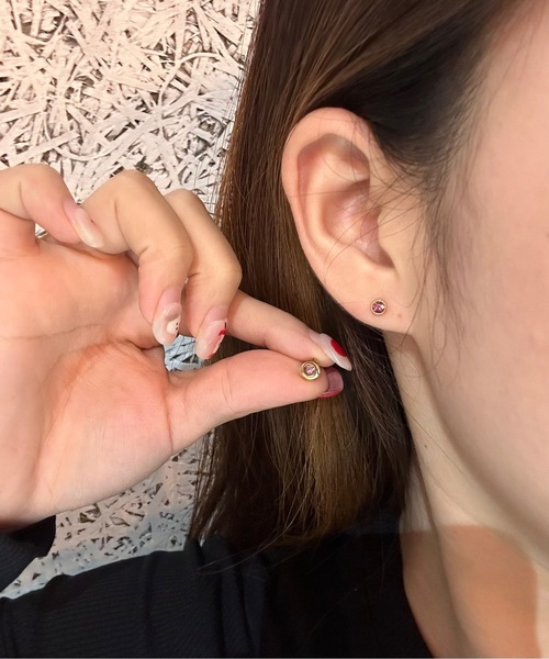 Burner（バーナー）の「【OKUOKU　0909】シンプル ピアス 誕生石 両耳用 oku-pierce-679836607459-4（ピアス（両耳用）・レディース・B/G/I/P/R/Y/その他4/その他7/その他9/K/L/M/N/その他6/A/J/O/Q/X/Z/その他8/その他10/C/D/E/F/S/V/W/その他1/その他2/その他3/その他5/H/T・FREE）」の3枚目の写真
