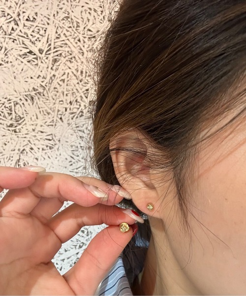 Burner（バーナー）の「【OKUOKU　0909】シンプル ピアス 誕生石 両耳用 oku-pierce-679836607459-4（ピアス（両耳用）・レディース・B/G/I/P/R/Y/その他4/その他7/その他9/K/L/M/N/その他6/A/J/O/Q/X/Z/その他8/その他10/C/D/E/F/S/V/W/その他1/その他2/その他3/その他5/H/T・FREE）」の6枚目の写真