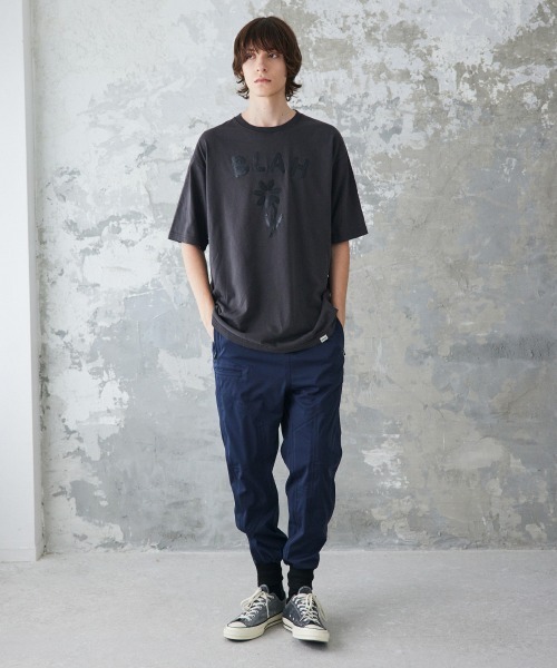 rehacer(レアセル)の「rehacer : Flower Patch Fade CS / フラワー パッチ フェイド カットソー(Tシャツ/カットソー・メンズ・スミクロ/アイボリー/ネイビー・X-LARGE/SMALL/MEDIUM/LARGE)」の13枚目の写真