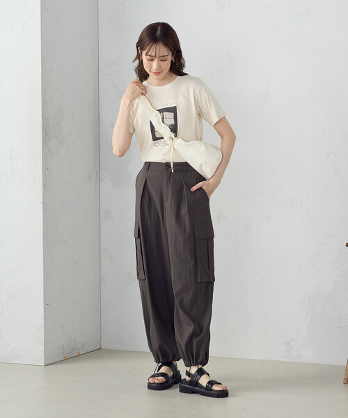 COMME CA ISM（コムサイズム）の「フォトプリント半袖Ｔシャツ（Tシャツ/カットソー・レディース・チャコール/ライトグレー/ピンク/アイボリー・SMALL/MEDIUM/LARGE）」の5枚目の写真