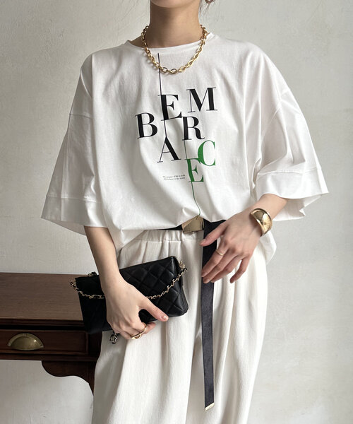 DouDou(ドゥドゥ)の「【WEB限定】EMBRACEロゴTEE(Tシャツ/カットソー・レディース・ブラック/オフホワイト・FREE)」の8枚目の写真