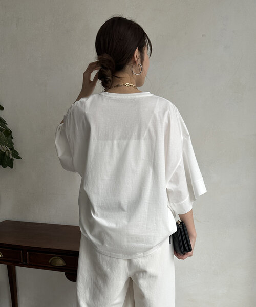 DouDou(ドゥドゥ)の「【WEB限定】EMBRACEロゴTEE(Tシャツ/カットソー・レディース・ブラック/オフホワイト・FREE)」の11枚目の写真