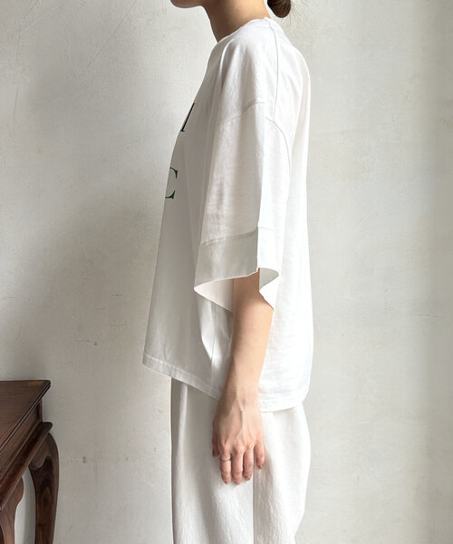 DouDou(ドゥドゥ)の「【WEB限定】EMBRACEロゴTEE(Tシャツ/カットソー・レディース・ブラック/オフホワイト・FREE)」の13枚目の写真