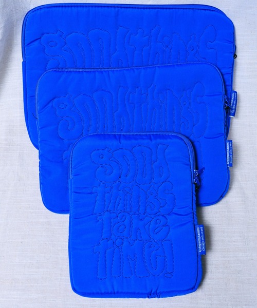 Alite cloth(アリーテクロス)の「メッセージキルティングPCケース タブレットケース(PC・タブレットケース・レディース・ブルー/ブラック・M/S/L)」の2枚目の写真