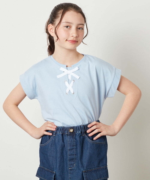a.v.v（アーヴェヴェ）の「[100-130]フロントレースUPTシャツ（Tシャツ/カットソー・キッズ・ブラック/ダークインディゴブルー/アイボリー・130/110/120/100）」の2枚目の写真
