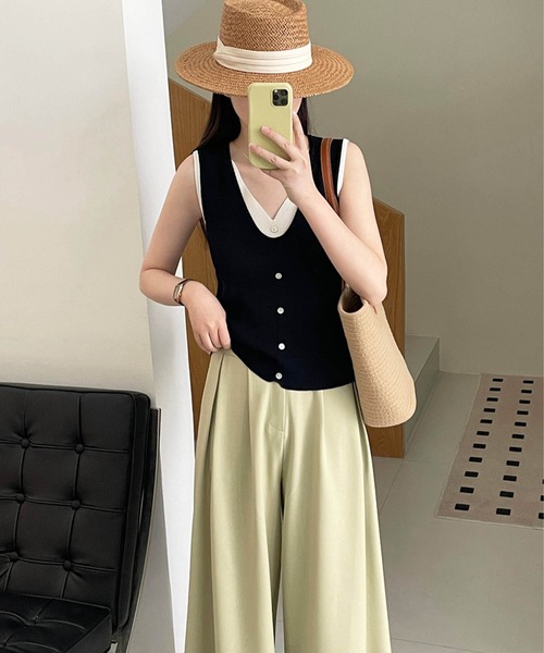 OSYAREVO（オシャレボ）の「レイヤード風 ベスト トップス（ベスト・レディース・ホワイト/ブラック・ONESIZE）」の2枚目の写真