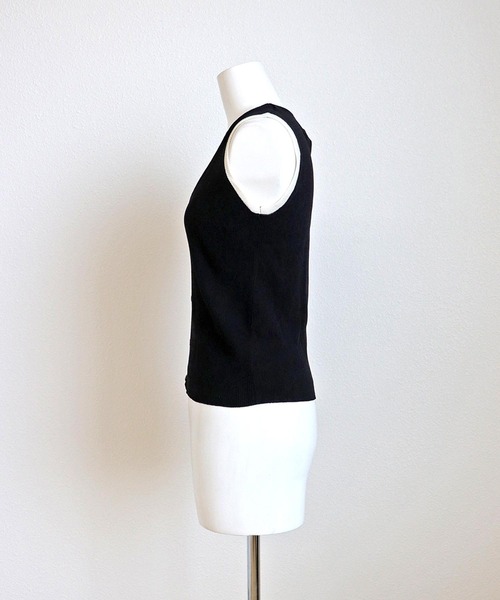 OSYAREVO（オシャレボ）の「レイヤード風 ベスト トップス（ベスト・レディース・ホワイト/ブラック・ONESIZE）」の11枚目の写真