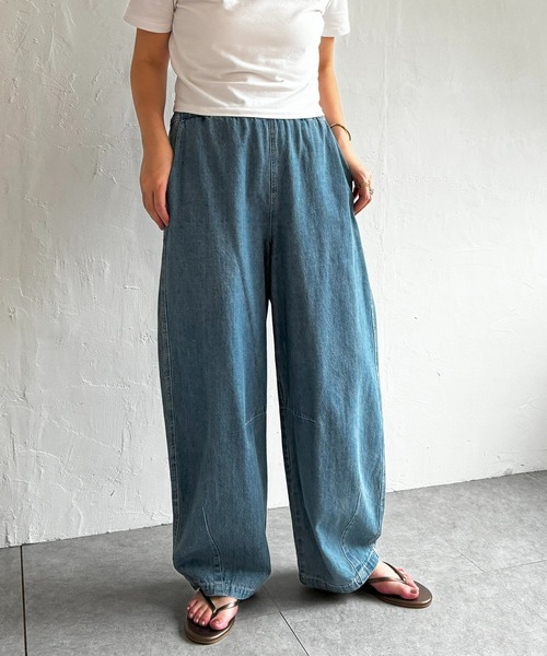 LBC（エルビーシー）の「デニムカーブパンツ（デニムパンツ・レディース・ライトブルー/ダークネイビー・M/L）」の20枚目の写真