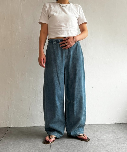 LBC（エルビーシー）の「デニムカーブパンツ（デニムパンツ・レディース・ライトブルー/ダークネイビー・M/L）」の22枚目の写真