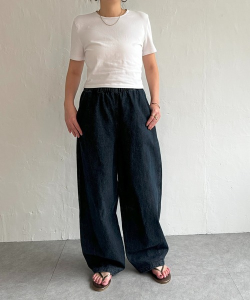 LBC（エルビーシー）の「デニムカーブパンツ（デニムパンツ・レディース・ライトブルー/ダークネイビー・M/L）」の19枚目の写真