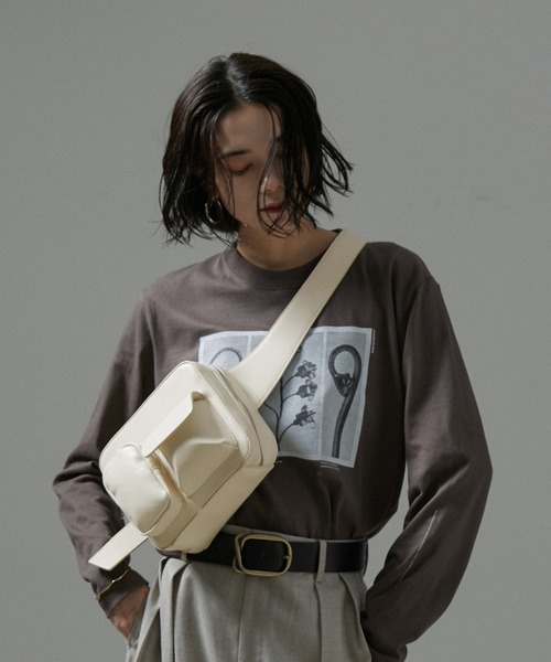 SALON adam et rope'（サロン アダム エ ロペ）の「Cameraボディーバッグ（ボディバッグ/ウエストポーチ・レディース・ブラウン/オフホワイト/ブラック・FREE）」の2枚目の写真